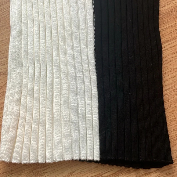 NWT Forever 21 girls ribbed black and white colorblock top 9-10 - Picture 4 of 7
